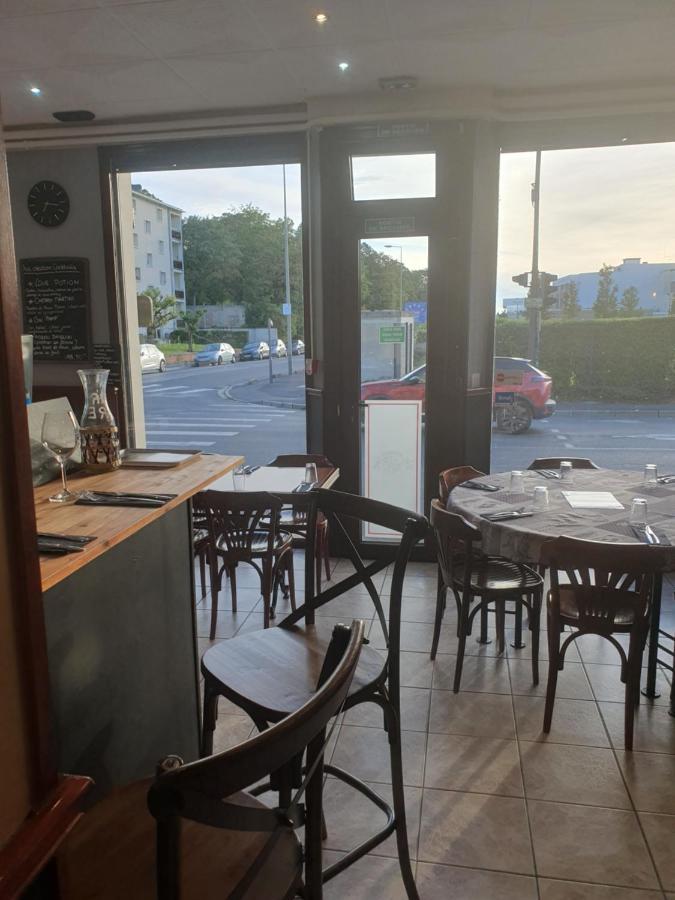 Hotel Aux Bons Amis Reims Buitenkant foto