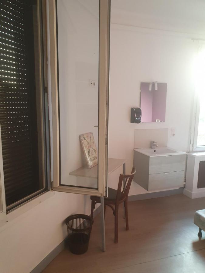 Hotel Aux Bons Amis Reims Buitenkant foto
